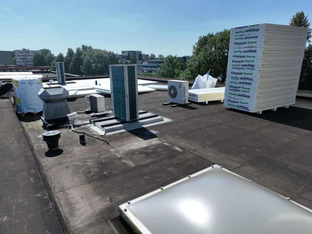 Dakgoten en boeiboorden vervangen